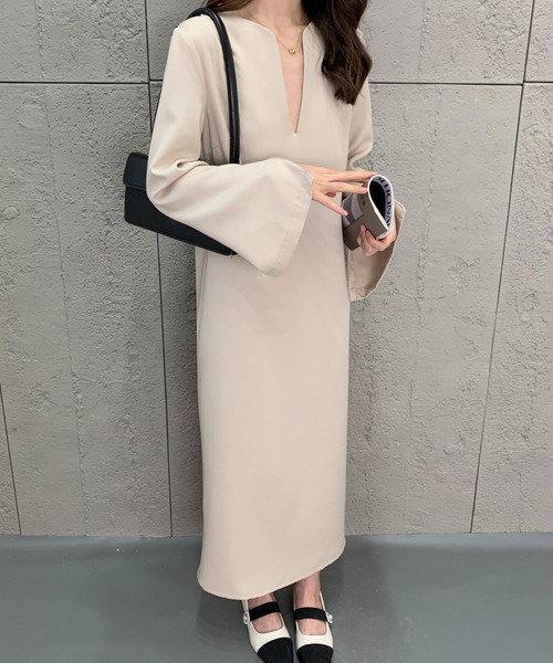 ECLIN（エクラン）の「袖スリットキーネックタイトワンピース（ワンピース・レディース・ブラック/ベージュ・S/M）」の13枚目の写真