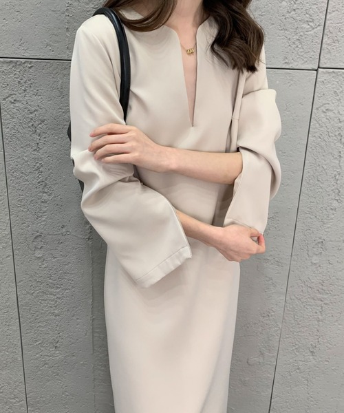 ECLIN（エクラン）の「袖スリットキーネックタイトワンピース（ワンピース・レディース・ブラック/ベージュ・S/M）」の10枚目の写真