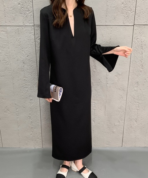 ECLIN（エクラン）の「袖スリットキーネックタイトワンピース（ワンピース・レディース・ブラック/ベージュ・S/M）」の5枚目の写真