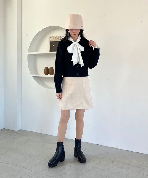 MAJESTIC LEGON（マジェスティックレゴン）の「2wayケーブルショートニットカーデ（カーディガン/ボレロ・レディース・ブラウン/ブラック/アイボリー・MEDIUM）」の5枚目の写真