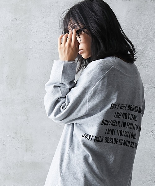 GEVS.（ジェイヴィス）の「＜大きいサイズ＞ バックロゴプリント