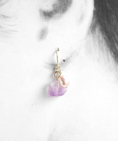 tone（トーン）の「SPICY COLORS/フローライト原石のツインピアス（ピアス（両耳用）・レディース・パープル/グリーン系その他/グリーン・FREE）」の6枚目の写真