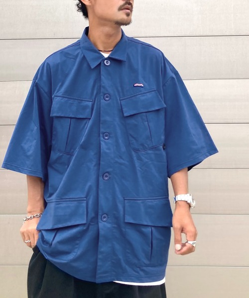 Java(ジャバ)の「《JaVaジャバ 別注》高機能素材AIR GRID TECH使用 吸水速乾・抗菌防臭 オーバーサイズミリタリーシャツ(セットアップ可能)(シャツ/ブラウス・メンズ・ブラック/カーキ/ブルー・LARGE/X-LARGE/SMALL/MEDIUM)」の3枚目の写真