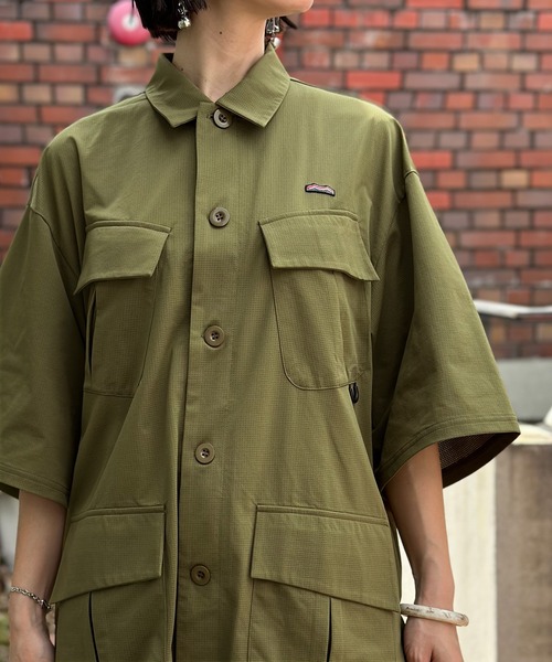 Java(ジャバ)の「《JaVaジャバ 別注》高機能素材AIR GRID TECH使用 吸水速乾・抗菌防臭 オーバーサイズミリタリーシャツ(セットアップ可能)(シャツ/ブラウス・メンズ・ブラック/カーキ/ブルー・LARGE/X-LARGE/SMALL/MEDIUM)」の13枚目の写真