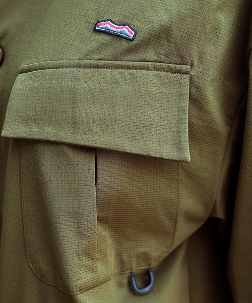 Java(ジャバ)の「《JaVaジャバ 別注》高機能素材AIR GRID TECH使用 吸水速乾・抗菌防臭 オーバーサイズミリタリーシャツ(セットアップ可能)(シャツ/ブラウス・メンズ・ブラック/カーキ/ブルー・LARGE/X-LARGE/SMALL/MEDIUM)」の15枚目の写真