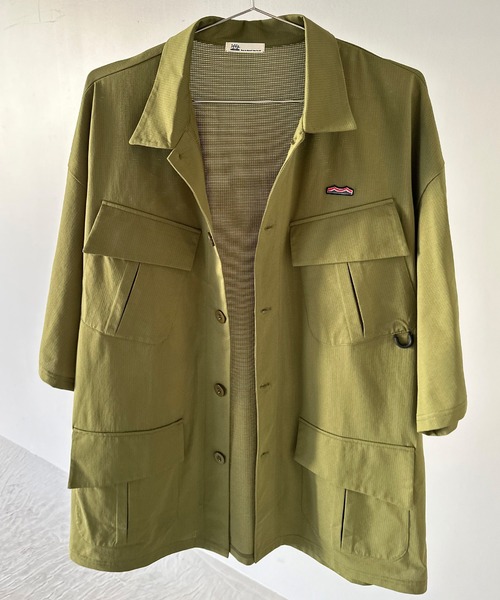 Java(ジャバ)の「《JaVaジャバ 別注》高機能素材AIR GRID TECH使用 吸水速乾・抗菌防臭 オーバーサイズミリタリーシャツ(セットアップ可能)(シャツ/ブラウス・メンズ・ブラック/カーキ/ブルー・LARGE/X-LARGE/SMALL/MEDIUM)」の17枚目の写真