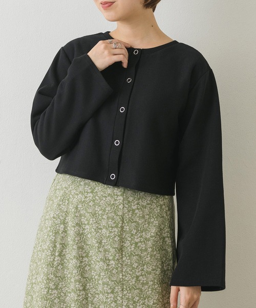 RETRO GIRL（レトロガール）の「ドット釦カットカーデ（Tシャツ/カットソー・レディース・グリーン/ブラック/オレンジ/ブルー/ナチュラル・FREE）」の2枚目の写真