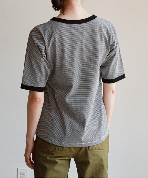 feepur（フェピュール）の「配色パイピング細ボーダーTee（Tシャツ/カットソー・レディース・ブラック/パープル/グリーン/ブルー・MEDIUM）」の8枚目の写真