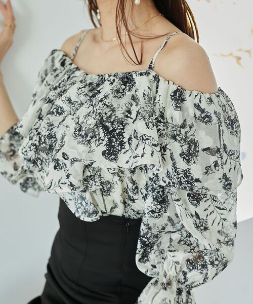 MAJESTIC LEGON(マジェスティックレゴン)の「2wayフリルオフショルブラウス(シャツ/ブラウス・レディース・ブラック/ホワイト系その他2/ホワイト系その他/イエロー・MEDIUM)」の12枚目の写真