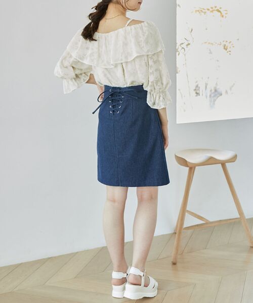 MAJESTIC LEGON(マジェスティックレゴン)の「2wayフリルオフショルブラウス(シャツ/ブラウス・レディース・ブラック/ホワイト系その他2/ホワイト系その他/イエロー・MEDIUM)」の17枚目の写真