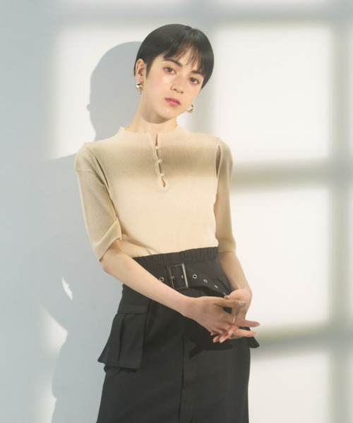 DRWCYS（ドロシーズ）の「ショルダーカットシアーリブニット  shoulder cut sheer rib knit（ニット/セーター・レディース・ライトグリーン/ブラック/ベージュ・FREE）」の12枚目の写真