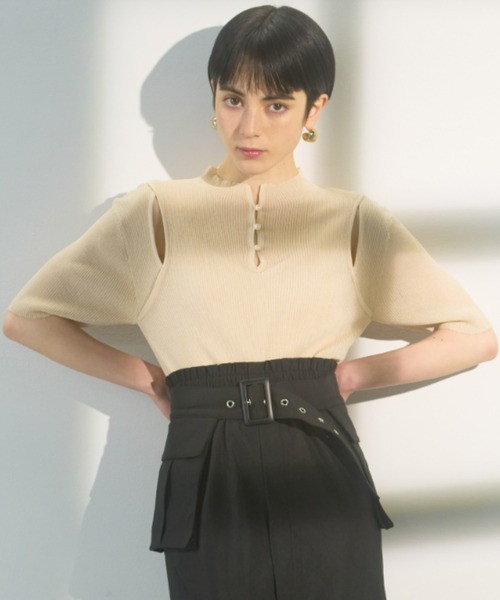 DRWCYS（ドロシーズ）の「ショルダーカットシアーリブニット  shoulder cut sheer rib knit（ニット/セーター・レディース・ライトグリーン/ブラック/ベージュ・FREE）」の14枚目の写真