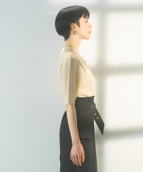 DRWCYS（ドロシーズ）の「ショルダーカットシアーリブニット  shoulder cut sheer rib knit（ニット/セーター・レディース・ライトグリーン/ブラック/ベージュ・FREE）」の6枚目の写真