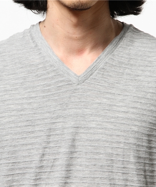 AZUL by moussy（アズールバイマウジー）の「タック天竺Vネック半袖PO②（Tシャツ/カットソー・メンズ・ホワイト/インディゴブルー/杢グレー/ブラック・SMALL/LARGE/MEDIUM/X-SMALL/X-LARGE）」の5枚目の写真