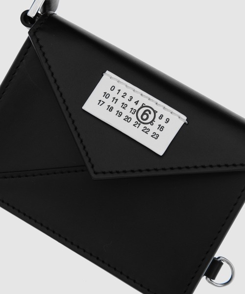 MM6 Maison Margiela(エムエムシックス メゾン マルジェラ)の「MINI BAG(ショルダーバッグ・レディース・ブラック・FREE)」の5枚目の写真