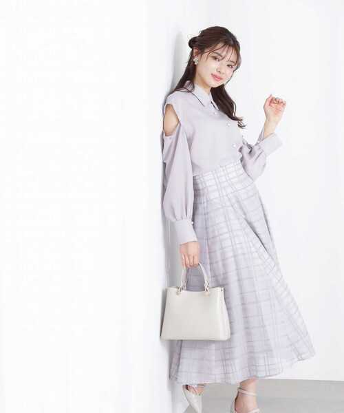 PROPORTION BODY DRESSING（プロポーションボディドレッシング）の「オープンショルダーショートブラウス / 1213110900（シャツ/ブラウス・レディース・ホワイト/ダークグレー/グレー・FREE）」の4枚目の写真