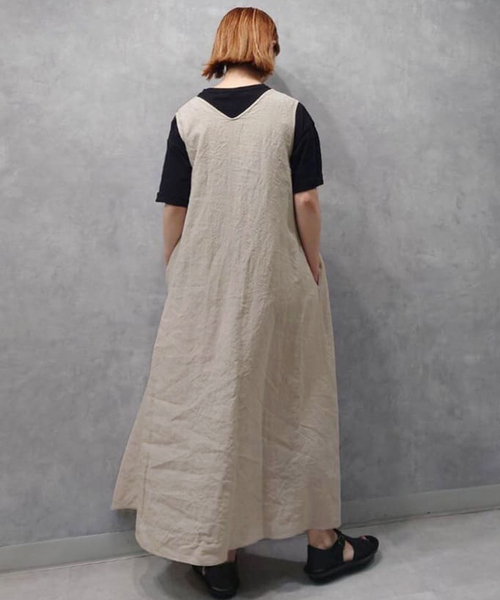 JOURNAL STANDARD LUXE（ジャーナルスタンダード　ラックス）の「リネンワッシャー Vネックノースリーブワンピース（ワンピース・レディース・ベージュ/ネイビー・FREE）」の9枚目の写真