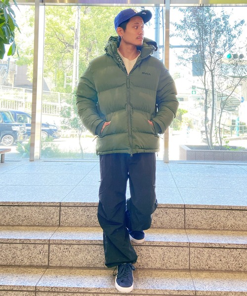 RVCA(ルーカ)の「RVCA/ルーカ 中綿ジャケット 2WAY リフレクターロゴ BD042-782(その他アウター・メンズ・ブラック/ホワイト/カーキ・M/S/L)」の8枚目の写真