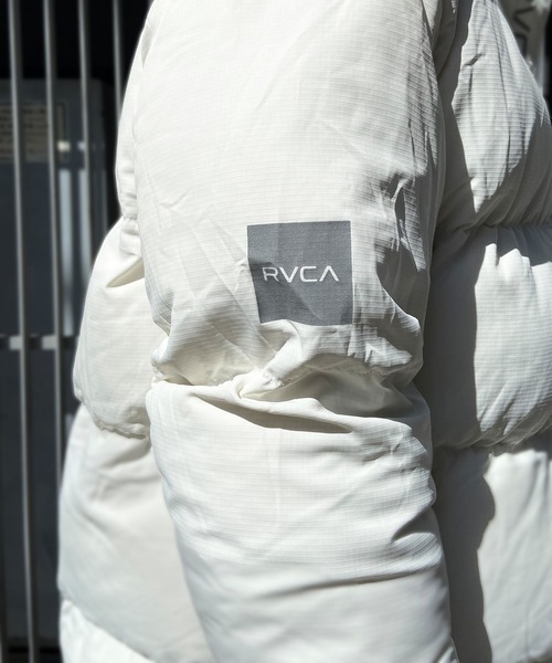 RVCA(ルーカ)の「RVCA/ルーカ 中綿ジャケット 2WAY リフレクターロゴ BD042-782(その他アウター・メンズ・ブラック/ホワイト/カーキ・M/S/L)」の18枚目の写真