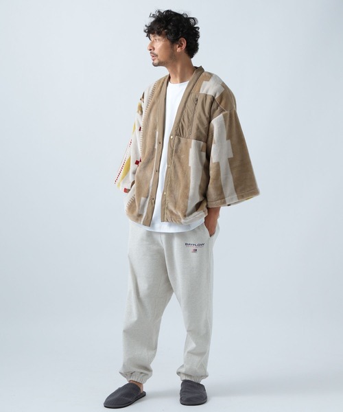 BAYFLOW（ベイフロー）の「[在宅ワークや勉強中にも]BF着るハンテンブランケット 23AW（ブランケット・レディース・パープル系/ベージュ系/サックスブルー系・0）」の19枚目の写真