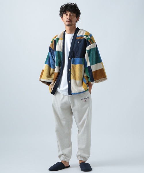 BAYFLOW（ベイフロー）の「[在宅ワークや勉強中にも]BF着るハンテンブランケット 23AW（ブランケット・レディース・パープル系/ベージュ系/サックスブルー系・0）」の22枚目の写真