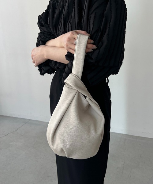 CAPRICIEUX LE'MAGE(カプリシューレマージュ)の「ラウンドバッグ(ハンドバッグ・レディース・ブラック/ライム/アイボリー/イエロー・FREE)」の11枚目の写真