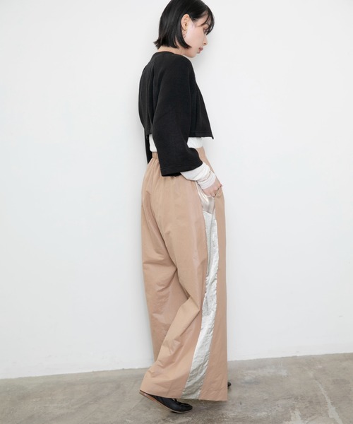 Eimee Law(エイミーロウ)の「サイドラインワイドパンツ(その他パンツ・レディース・キャメル/ライトグレー/ブラック・38)」の7枚目の写真