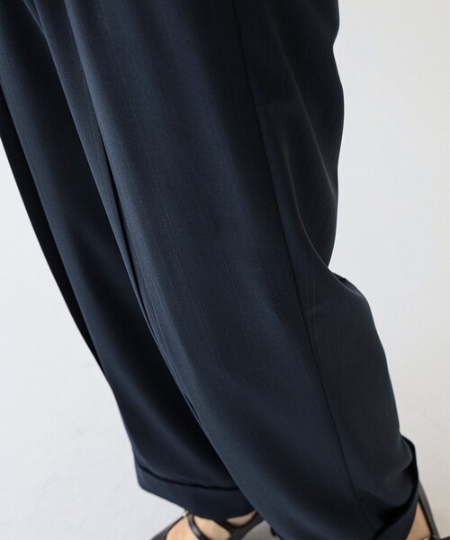 Ray BEAMS(レイビームス)の「RBS / センター ボックス タックパンツ(その他パンツ・レディース・グレー/ネイビー・0/1)」の14枚目の写真