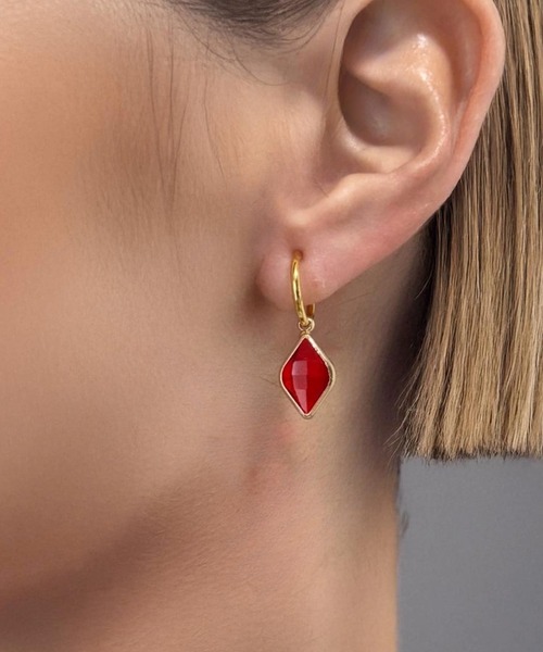 tone(トーン)の「【As】【アレルギー対応】ゆらゆら 小ぶりフープ カラフルストーンイヤリング(サージカルステンレス)(MA)(イヤリング・レディース・ブラウン/イエロー/グリーン系その他2/ブルー系その他2/パープル/ブルー/グリーン/レッド/ピンク/グリーン系3/クリア・FREE)」の10枚目の写真