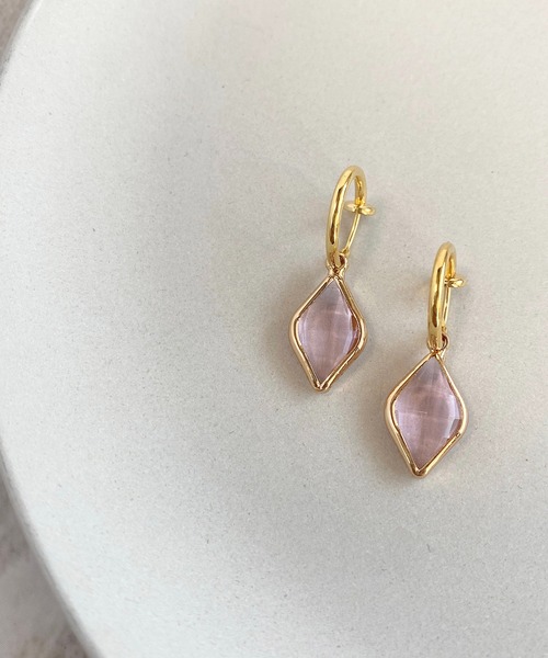 tone(トーン)の「【As】【アレルギー対応】ゆらゆら 小ぶりフープ カラフルストーンイヤリング(サージカルステンレス)(MA)(イヤリング・レディース・ブラウン/イエロー/グリーン系その他2/ブルー系その他2/パープル/ブルー/グリーン/レッド/ピンク/グリーン系3/クリア・FREE)」の9枚目の写真