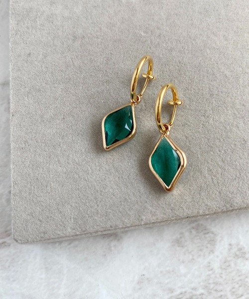 tone(トーン)の「【As】【アレルギー対応】ゆらゆら 小ぶりフープ カラフルストーンイヤリング(サージカルステンレス)(MA)(イヤリング・レディース・ブラウン/イエロー/グリーン系その他2/ブルー系その他2/パープル/ブルー/グリーン/レッド/ピンク/グリーン系3/クリア・FREE)」の14枚目の写真