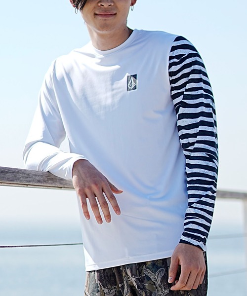 VOLCOM（ボルコム）の「VOLCOM/ボルコム ラッシュガード Tシャツ 長袖 ロンT 水着 UVケア バックプリント A9312404（ラッシュガード・メンズ・ホワイト/ブラック・XL/L/M/S）」の16枚目の写真