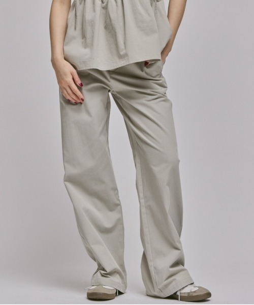 FEKETE(フェケテ)の「COTTON WIDE PANTS / コットンワイドパンツ(その他パンツ・レディース・ベージュ/ライトグレー/ブラック・SMALL/MEDIUM/LARGE)」の2枚目の写真