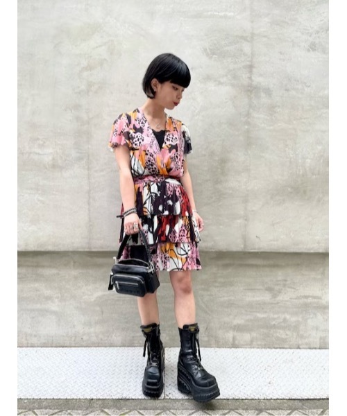 Desigual(デシグアル)の「M. Christian Lacroix 蘭モチーフ ミニワンピース(ワンピース・レディース・マルチ・L/M/S/XL/XS)」の9枚目の写真