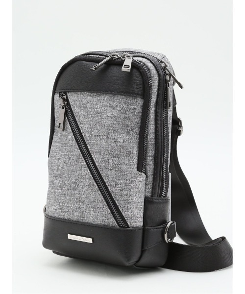 TAKA-Q（タカキュー）の「【両掛け仕様】タカキュー 斜めZIP ボディバッグ（ボディバッグ/ウエストポーチ・メンズ・グレー/ブラック・FREE）」の2枚目の写真