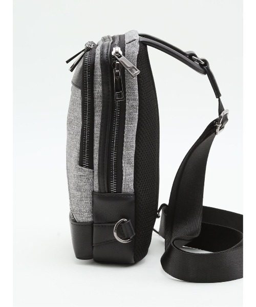 TAKA-Q（タカキュー）の「【両掛け仕様】タカキュー 斜めZIP ボディバッグ（ボディバッグ/ウエストポーチ・メンズ・グレー/ブラック・FREE）」の16枚目の写真