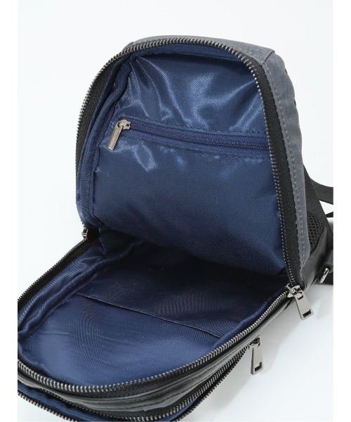 TAKA-Q（タカキュー）の「【両掛け仕様】タカキュー 斜めZIP ボディバッグ（ボディバッグ/ウエストポーチ・メンズ・グレー/ブラック・FREE）」の12枚目の写真