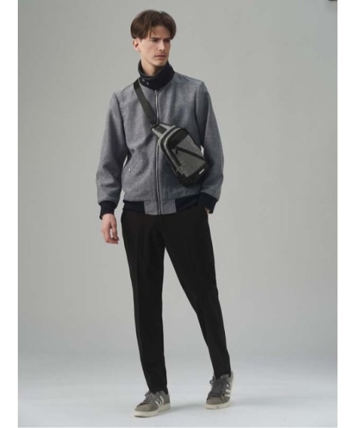 TAKA-Q（タカキュー）の「【両掛け仕様】タカキュー 斜めZIP ボディバッグ（ボディバッグ/ウエストポーチ・メンズ・グレー/ブラック・FREE）」の21枚目の写真