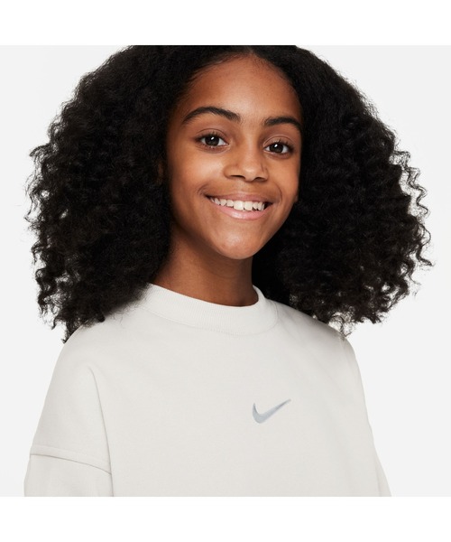NIKE(ナイキ)の「【別注】ナイキ NIKE ナイキ YTH NSW DF フリース L/S クルー ダンス 限定コラボ(パーカー・キッズ・オリーブ/ライトベージュ/ブラック・130cm/140cm/150cm/160cm)」の9枚目の写真