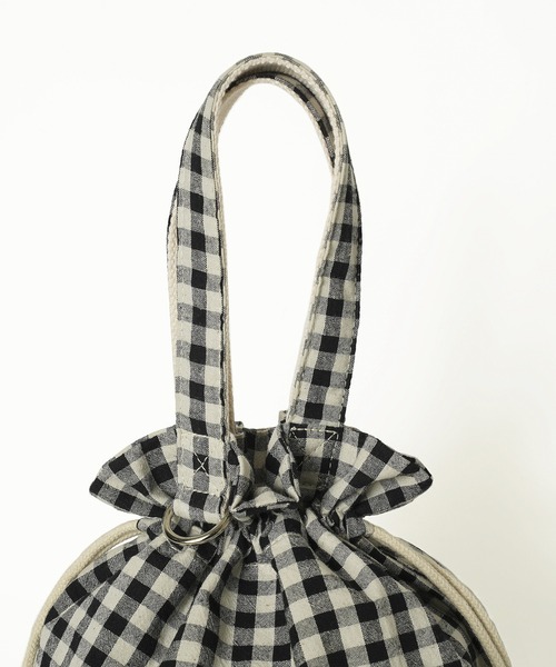 MILKFED.(ミルクフェド)の「GINGHAM DRAWSTRING COOLER BAG(お弁当箱・レディース・レッド/ブラック・ONE SIZE)」の6枚目の写真