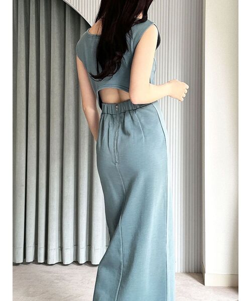 RESEXXY(リゼクシー)の「バックオープンスリットワンピース(ワンピース・レディース・ベージュ/ホワイト/ブラック/ブルー・FREE)」の4枚目の写真