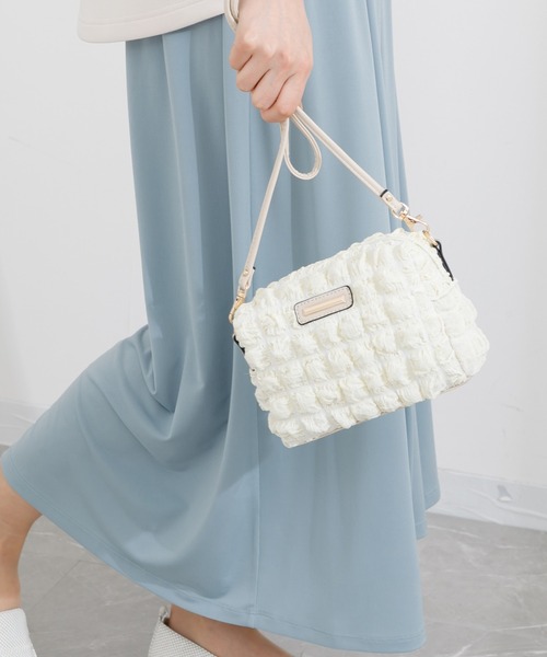 KATHARINE ROSS（キャサリンロス）の「【KATHARINE ROSS】WEB限定 ポップコーンミニショルダー（ショルダーバッグ・レディース・ブラック/アイボリー・MEDIUM）」の2枚目の写真