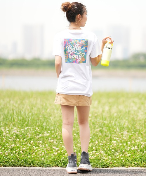 BILLABONG（ビラボン）の「BILLABONG/ビラボン Tシャツ 半袖 スクエアロゴ バックプリント ボーイフィット BE01C-203（Tシャツ/カットソー・レディース・ブラック系その他/ホワイト系その他/ホワイト系その他2・L/M）」の16枚目の写真