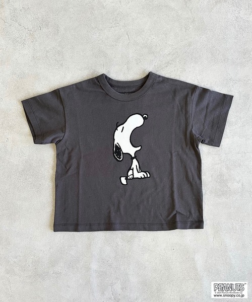 PEANUTS(ピーナッツ)の「【PEANUTS】スヌーピー/プリントTシャツ(80~150cm)(Tシャツ/カットソー・キッズ・キナリ/ライトピンク/グリーン/チャコール・100/90/80/150/140/130/120/110/95)」の3枚目の写真