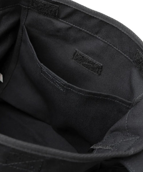 NEW ERA（ニューエラ）の「NEW ERA/ニューエラ ショルダーバック CANVAS SHOULDER BAG フラッグロゴ 8L 14108408（ショルダーバッグ・メンズ・アイボリー/ブラック・FREE）」の14枚目の写真