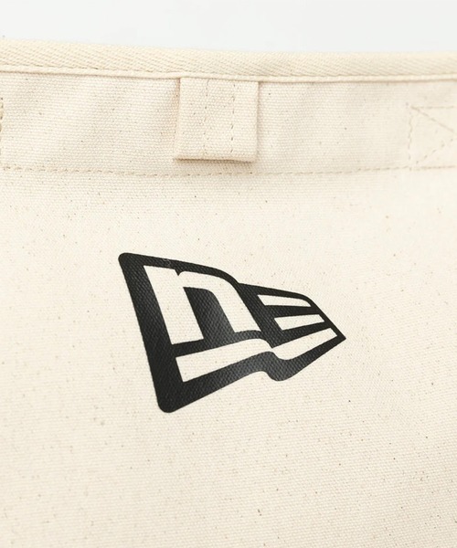 NEW ERA（ニューエラ）の「NEW ERA/ニューエラ ショルダーバック CANVAS SHOULDER BAG フラッグロゴ 8L 14108408（ショルダーバッグ・メンズ・アイボリー/ブラック・FREE）」の9枚目の写真