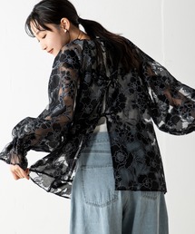 【前後2WAY】大胆な花柄刺繍が大人な雰囲気を導くブフラワーオパールブラウス