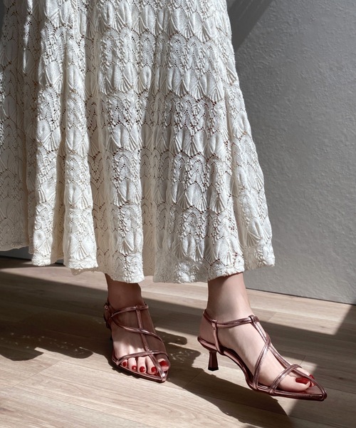 MAMIAN（マミアン）の「ポインテッドトゥ マルチストラップ サンダル (5.0cmヒール)（サンダル・レディース・ピンクゴールド/アイボリー/ブラック・L/LL/M/S）」の3枚目の写真