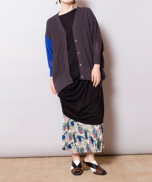 OSMOSIS（オズモーシス）の「切替ニットカーディガン（カーディガン/ボレロ・レディース・ブラック/ライトベージュ/チャコール・ONE SIZE）」の11枚目の写真