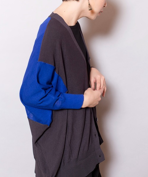 OSMOSIS（オズモーシス）の「切替ニットカーディガン（カーディガン/ボレロ・レディース・ブラック/ライトベージュ/チャコール・ONE SIZE）」の16枚目の写真